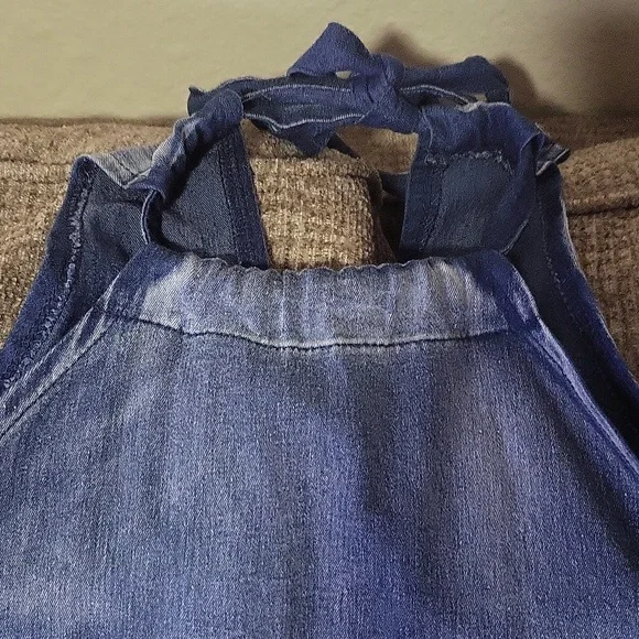 Top - Picture 2 of 4